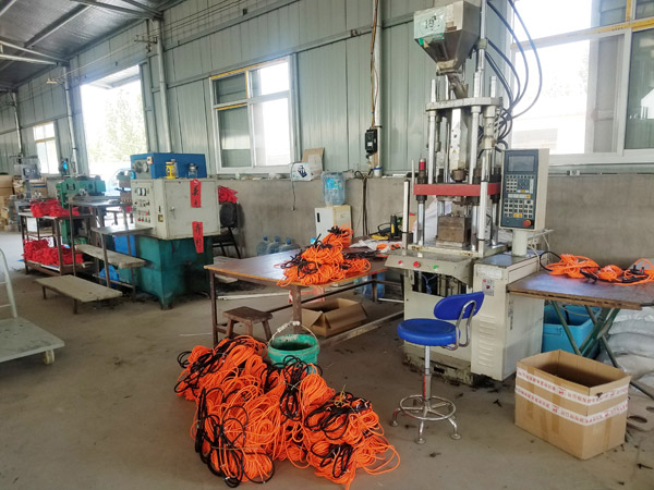 碳晶纖維地暖廠家生產(chǎn)車(chē)間